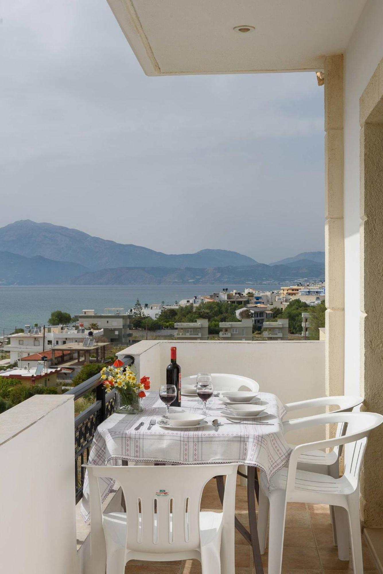 קלמאקי Sofia Apartment, With Sea & Mountain View מראה חיצוני תמונה