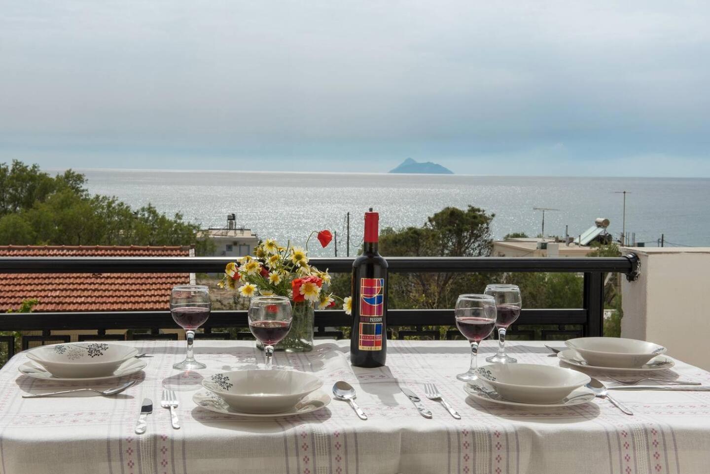 קלמאקי Sofia Apartment, With Sea & Mountain View מראה חיצוני תמונה