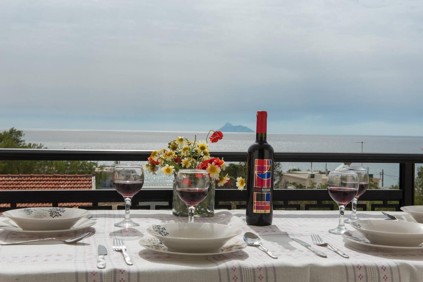 קלמאקי Sofia Apartment, With Sea & Mountain View מראה חיצוני תמונה