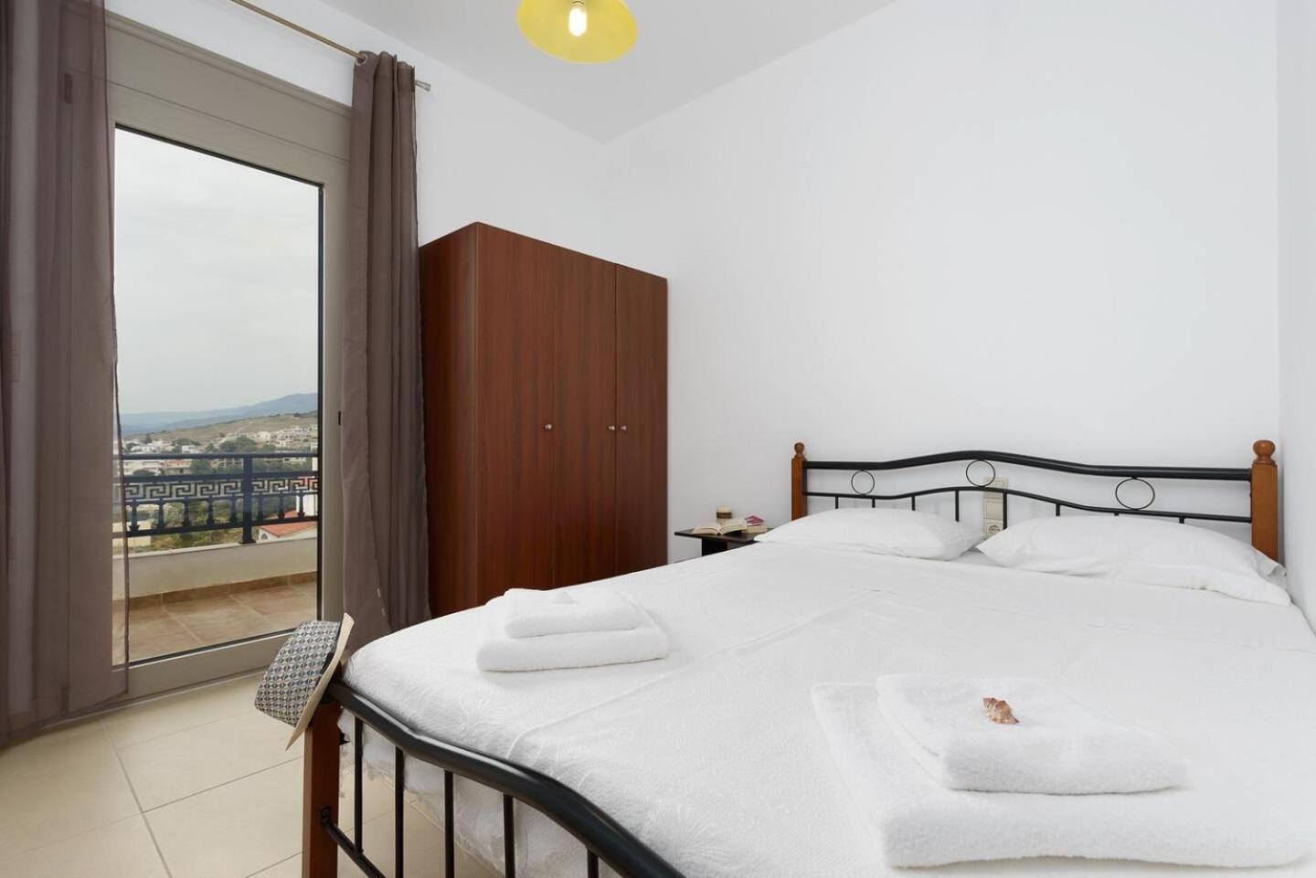 קלמאקי Sofia Apartment, With Sea & Mountain View מראה חיצוני תמונה