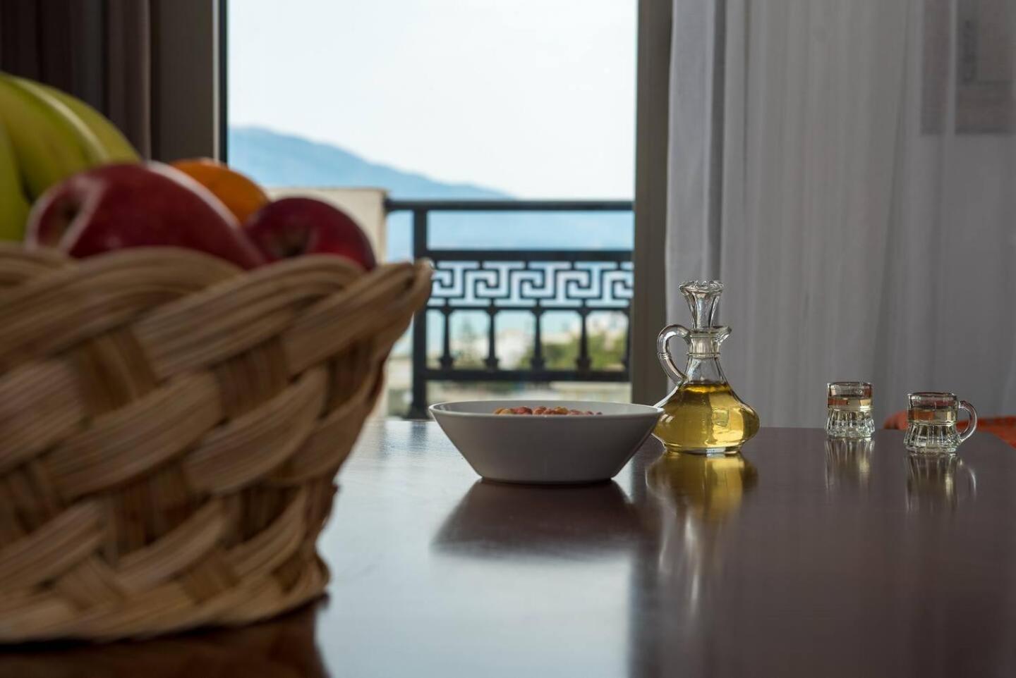 קלמאקי Sofia Apartment, With Sea & Mountain View מראה חיצוני תמונה